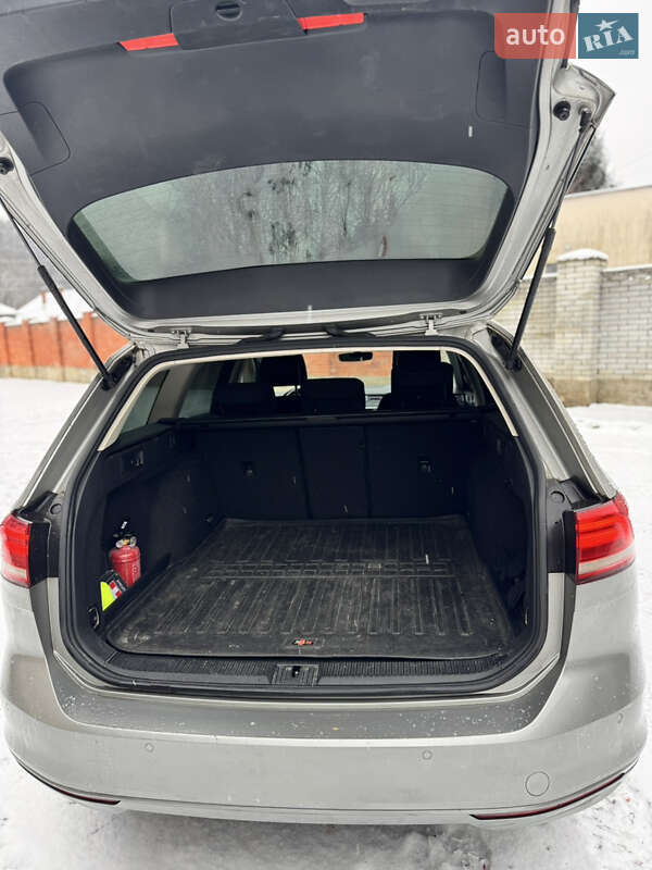 Універсал Volkswagen Passat 2016 в Мукачевому