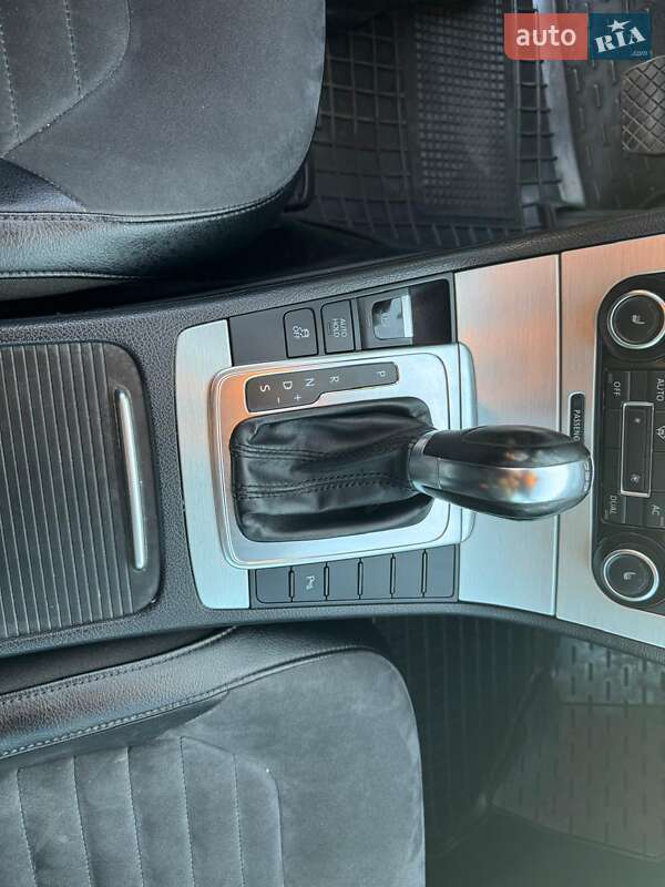 Седан Volkswagen Passat 2011 в Новомосковську