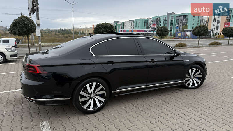 Седан Volkswagen Passat 2017 в Києві