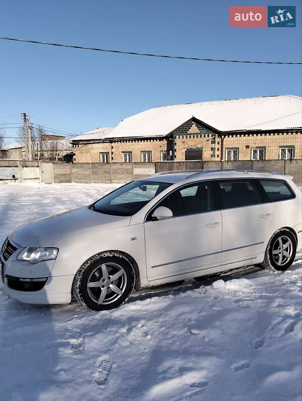 Універсал Volkswagen Passat 2010 в Чернігові