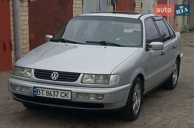 Седан Volkswagen Passat 1994 в Херсоне