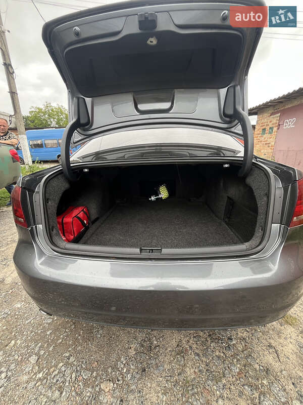 Седан Volkswagen Passat 2012 в Бердичеве