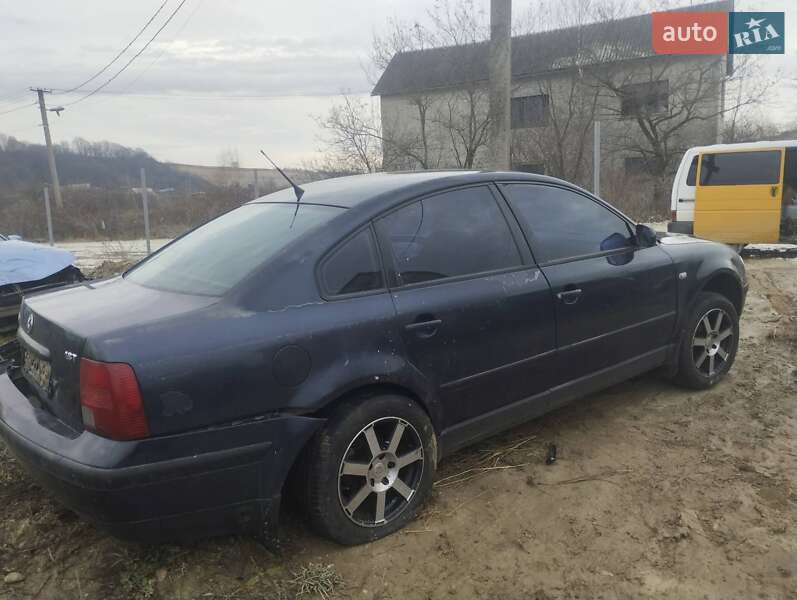 Седан Volkswagen Passat 1999 в Николаеве