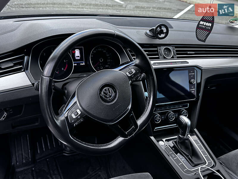 Универсал Volkswagen Passat 2019 в Киеве