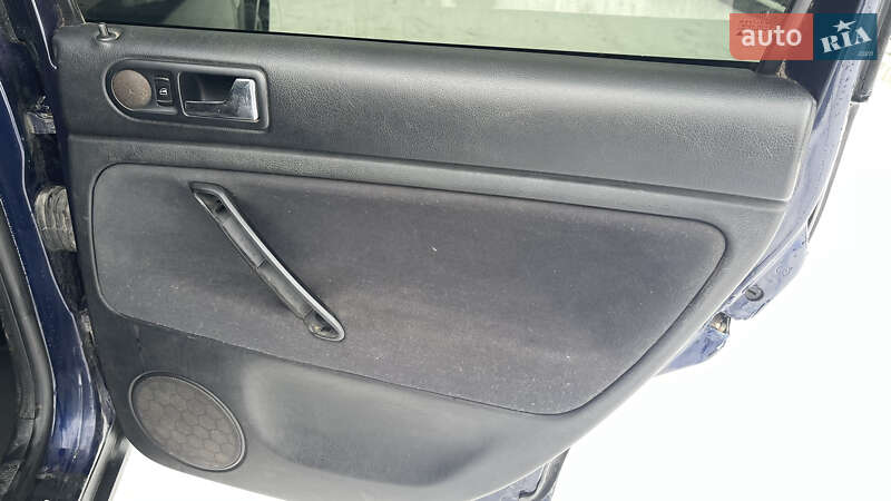 Універсал Volkswagen Passat 2002 в Вінниці