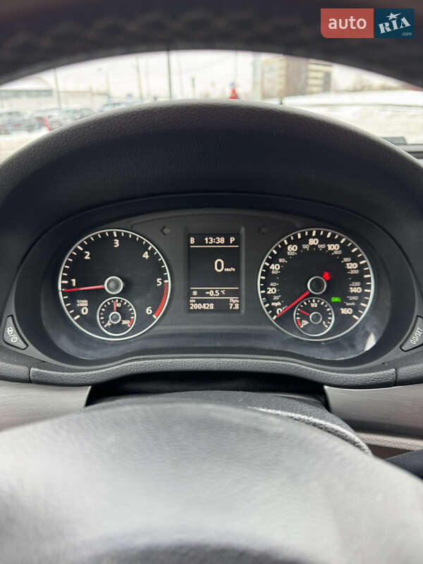 Седан Volkswagen Passat 2014 в Киеве