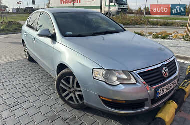Седан Volkswagen Passat 2005 в Коростене