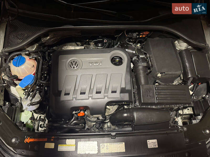 Седан Volkswagen Passat 2011 в Луцьку