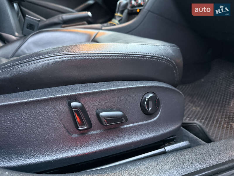 Седан Volkswagen Passat 2014 в Стрые