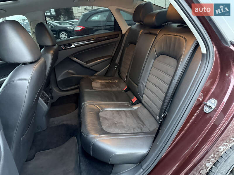 Седан Volkswagen Passat 2014 в Стрые