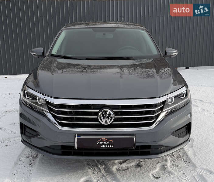Седан Volkswagen Passat 2020 в Ивано-Франковске