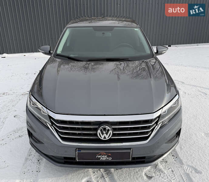 Седан Volkswagen Passat 2020 в Ивано-Франковске