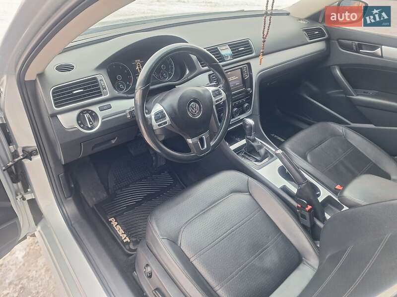Седан Volkswagen Passat 2013 в Києві фото 26 Седан Volkswagen Passat 2013 в Києві