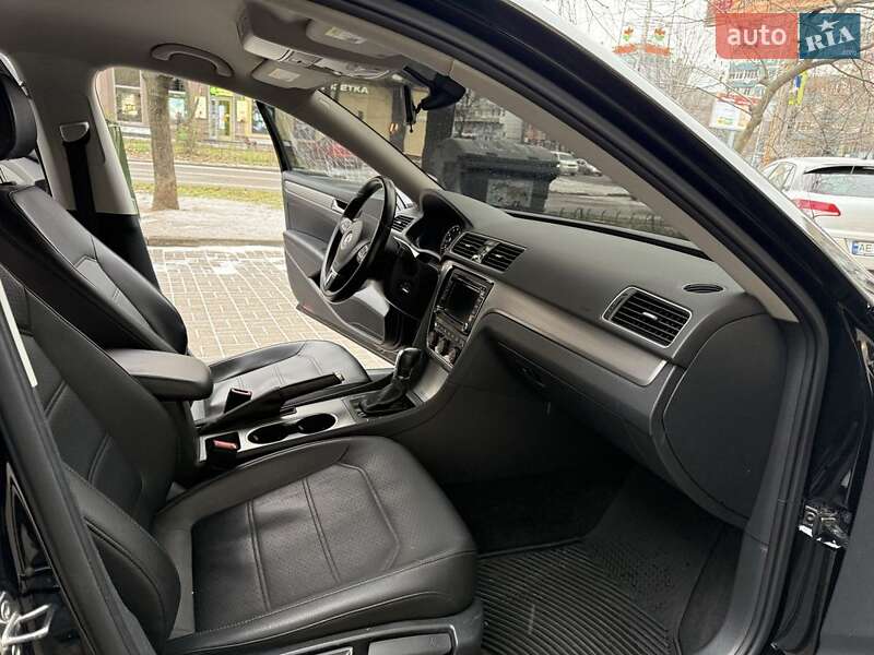 Седан Volkswagen Passat 2014 в Кривом Роге