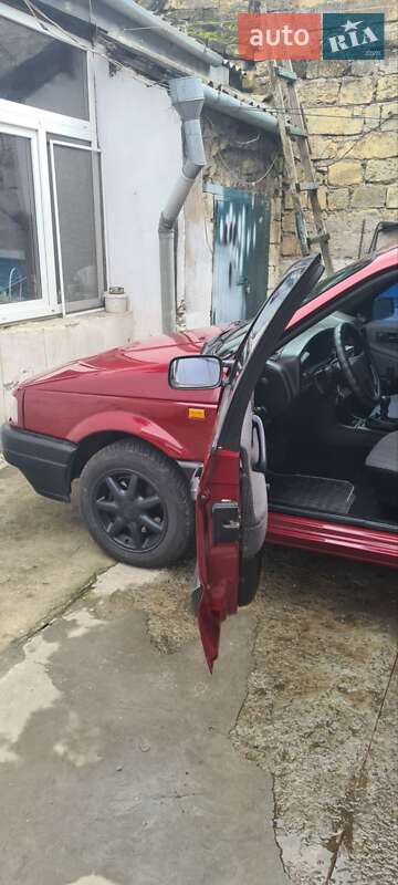 Универсал Volkswagen Passat 1992 в Одессе