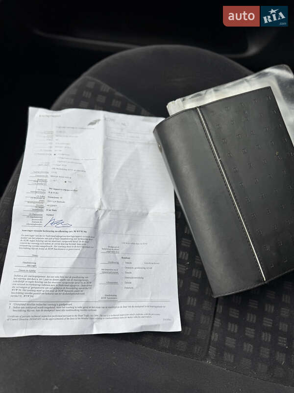 Седан Volkswagen Passat 2001 в Дубно