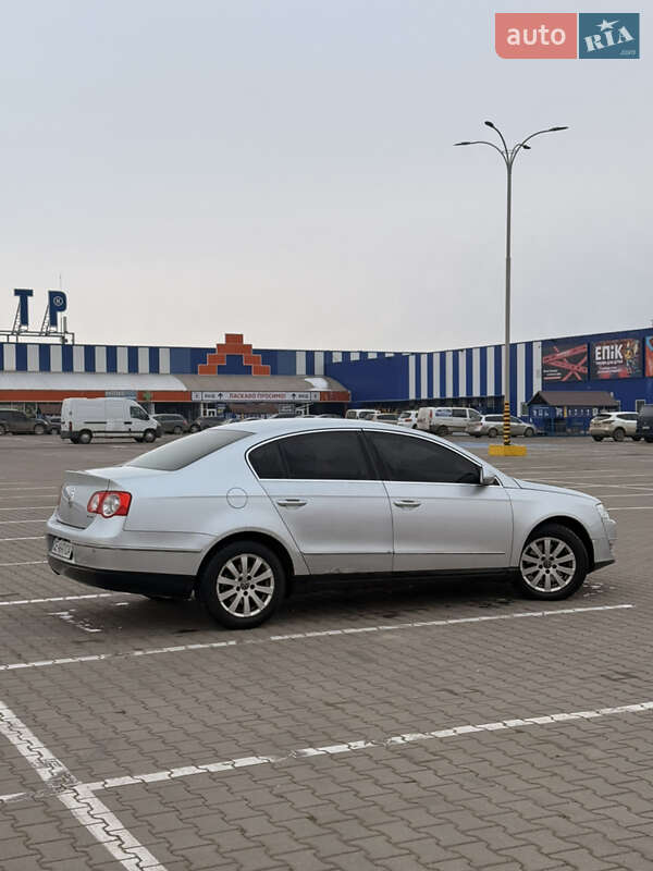 Седан Volkswagen Passat 2005 в Черновцах