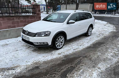 Универсал Volkswagen Passat 2014 в Ровно