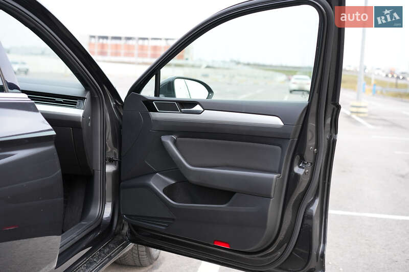 Универсал Volkswagen Passat 2019 в Николаеве фото 19 Универсал Volkswagen Passat 2019 в Николаеве