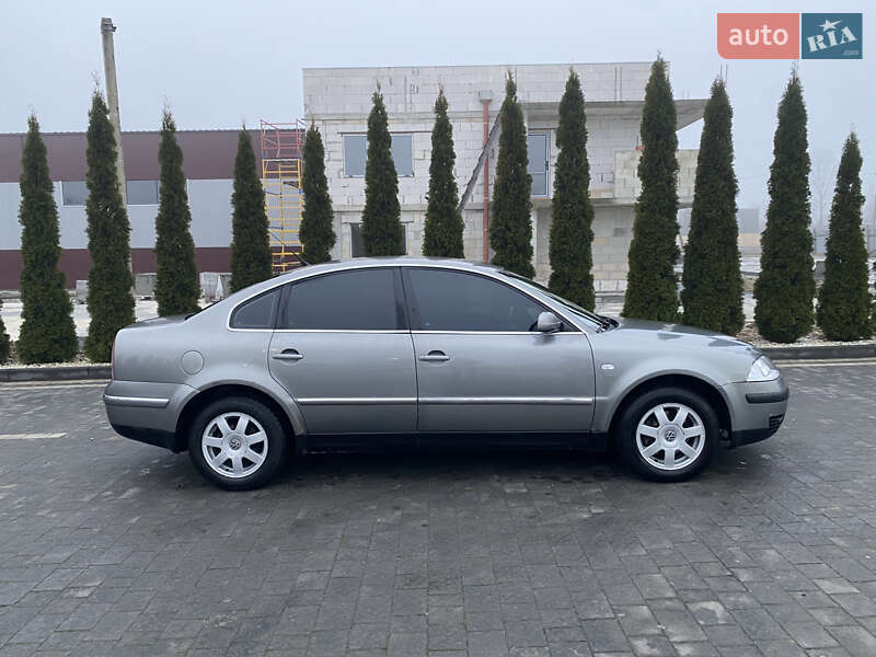 Седан Volkswagen Passat 2003 в Надворной