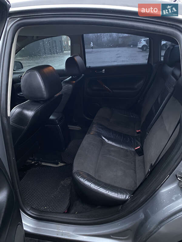 Седан Volkswagen Passat 2003 в Надворной