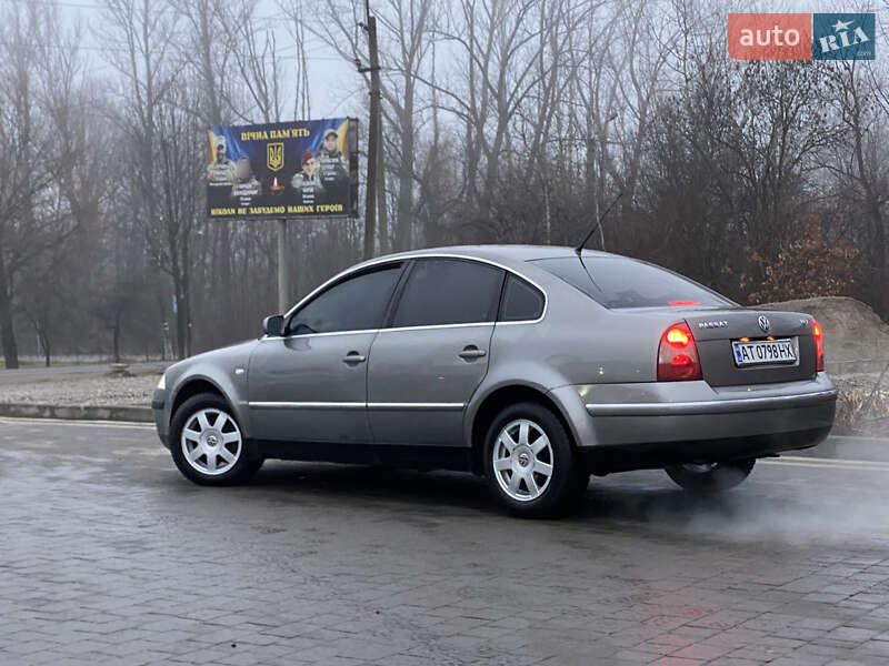 Седан Volkswagen Passat 2003 в Надворной
