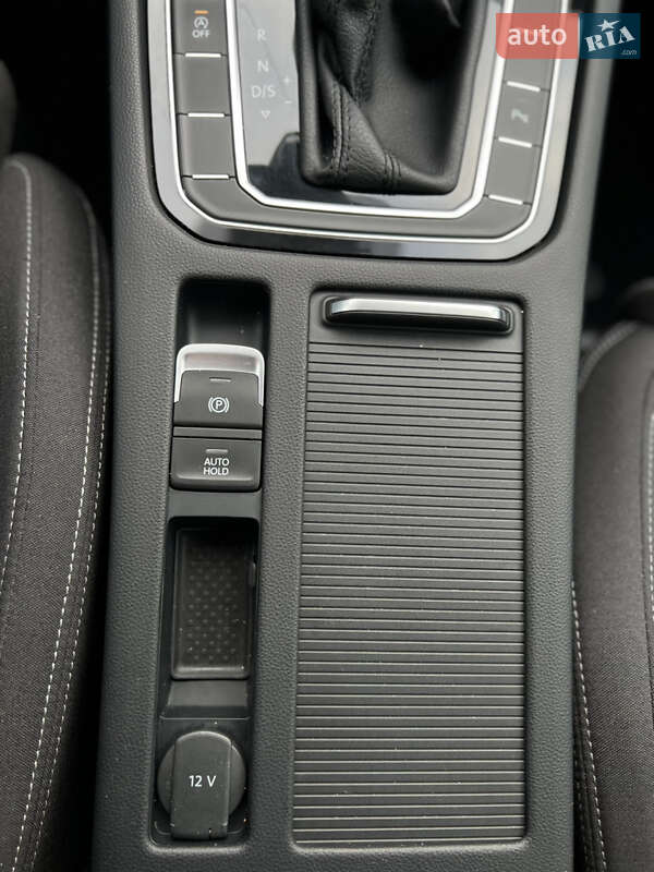 Универсал Volkswagen Passat 2021 в Дубно