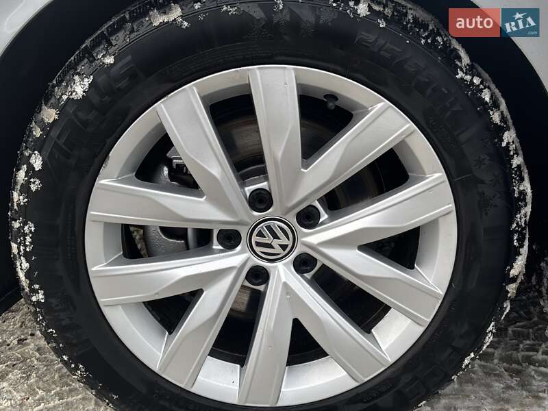 Универсал Volkswagen Passat 2017 в Виннице