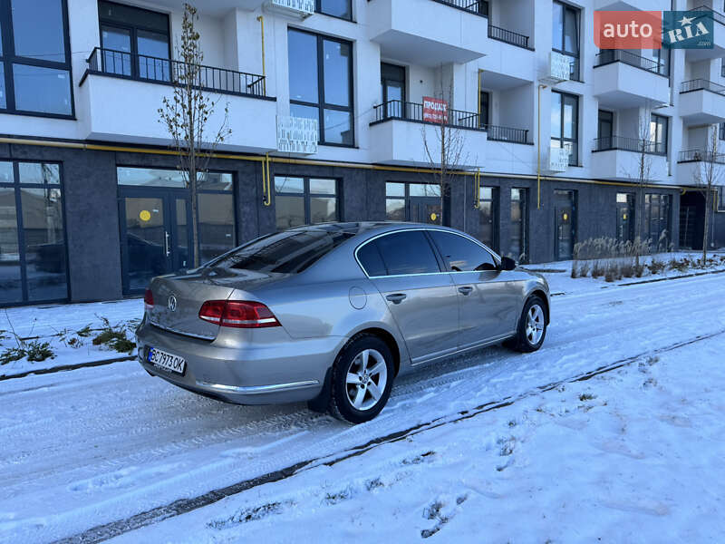 Седан Volkswagen Passat 2012 в Львове