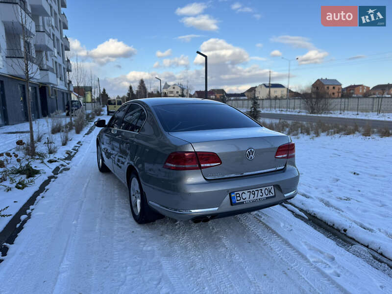 Седан Volkswagen Passat 2012 в Львове