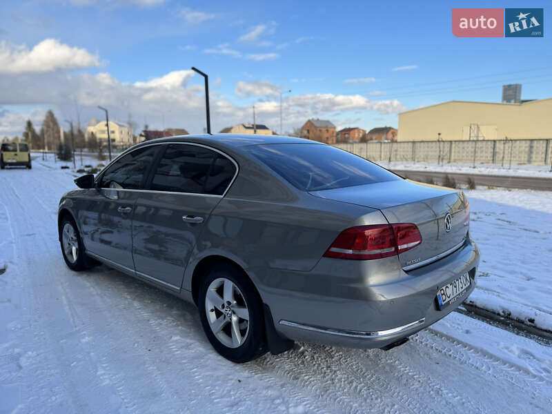 Седан Volkswagen Passat 2012 в Львове
