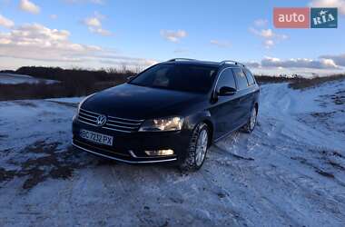Универсал Volkswagen Passat 2011 в Львове
