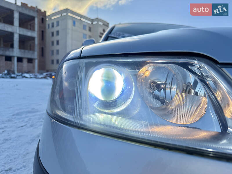 Універсал Volkswagen Passat 2003 в Тернополі