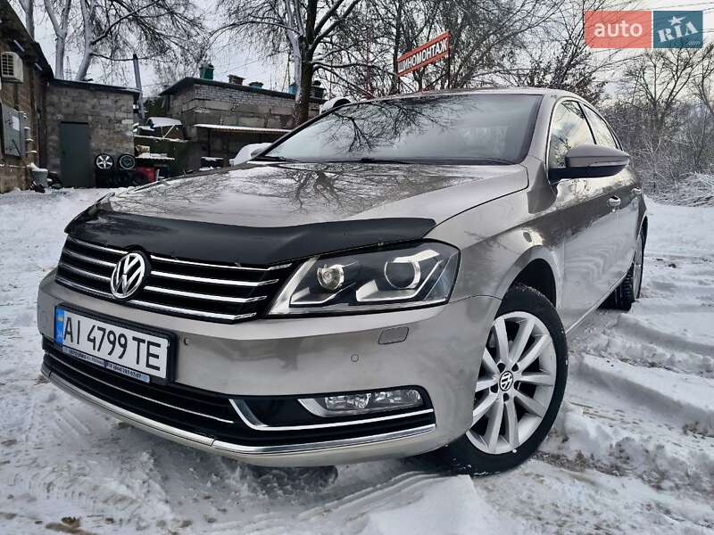 Седан Volkswagen Passat 2012 в Днепре