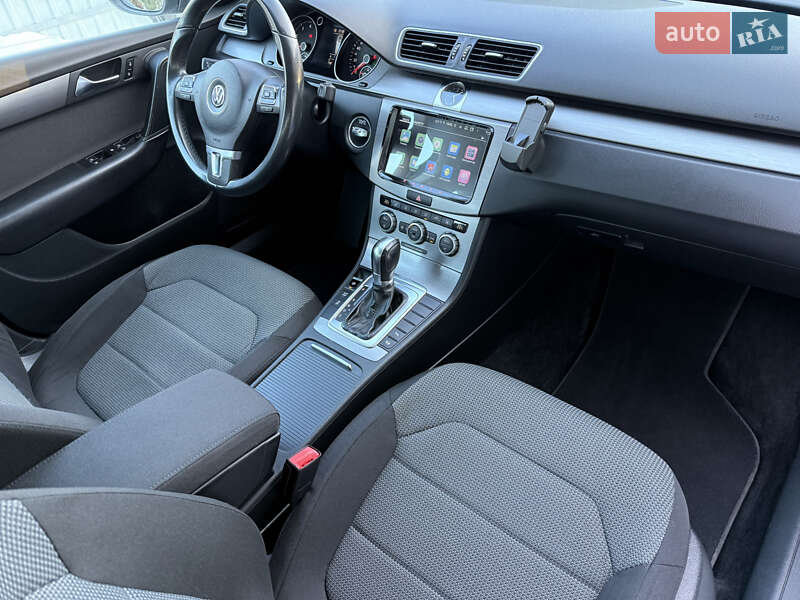 Универсал Volkswagen Passat 2012 в Киеве