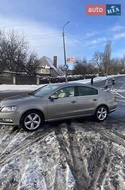 Седан Volkswagen Passat 2013 в Чернигове