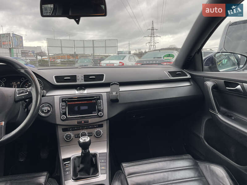 Универсал Volkswagen Passat 2013 в Мукачево