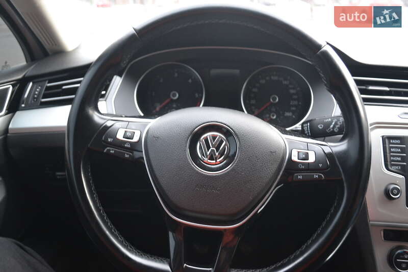 Универсал Volkswagen Passat 2016 в Николаеве