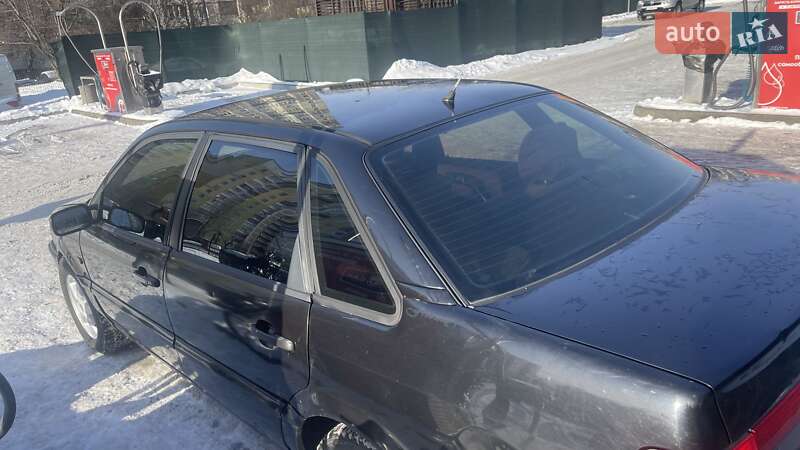 Седан Volkswagen Passat 1995 в Киеве фото 5 Седан Volkswagen Passat 1995 в Киеве