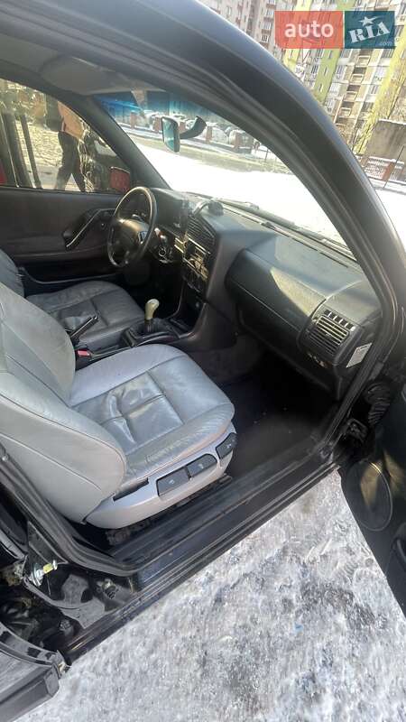 Седан Volkswagen Passat 1995 в Киеве фото 3 Седан Volkswagen Passat 1995 в Киеве