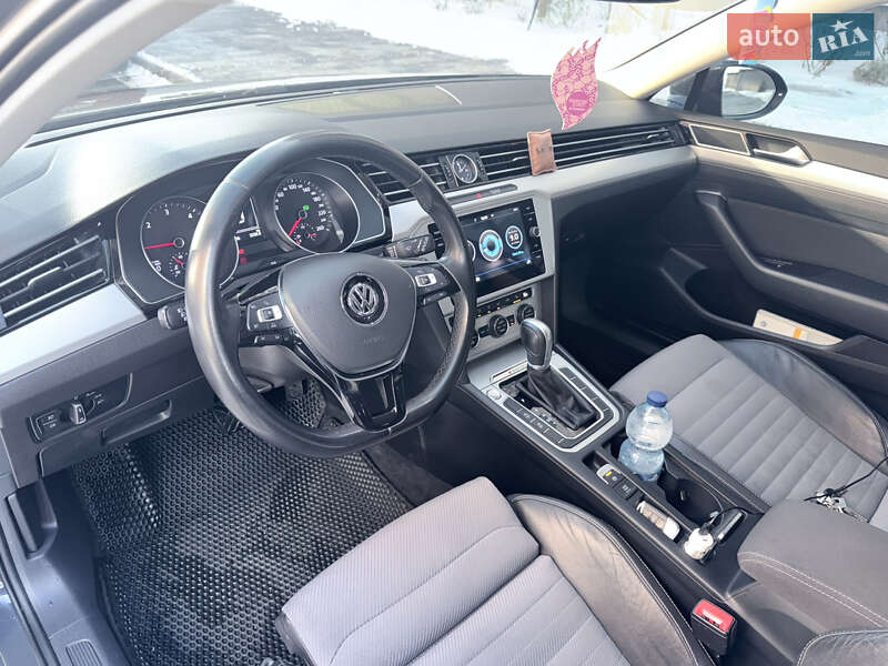Універсал Volkswagen Passat 2017 в Києві