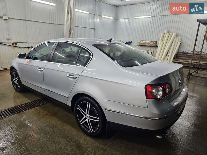 Седан Volkswagen Passat 2007 в Житомире