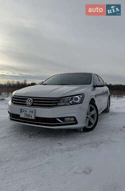 Седан Volkswagen Passat 2017 в Києві