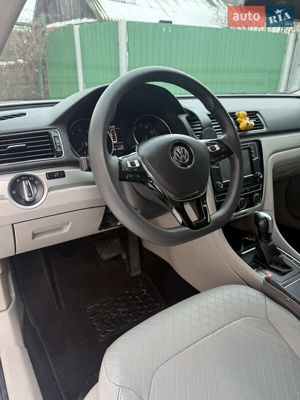 Седан Volkswagen Passat 2017 в Києві фото 15 Седан Volkswagen Passat 2017 в Києві