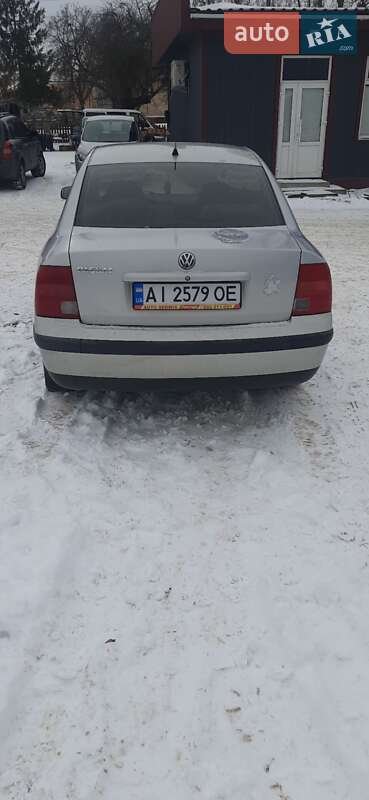 Седан Volkswagen Passat 1997 в Овруче