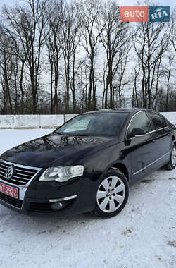 Седан Volkswagen Passat 2010 в Луцке