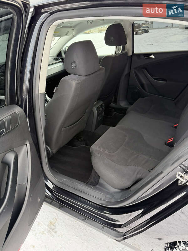 Седан Volkswagen Passat 2010 в Луцке фото 12 Седан Volkswagen Passat 2010 в Луцке