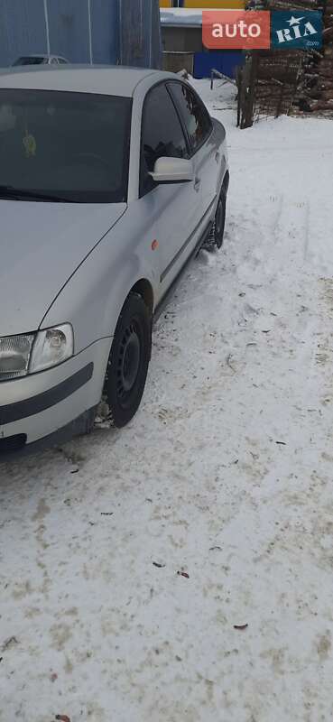 Седан Volkswagen Passat 1997 в Овруче