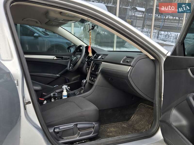 Седан Volkswagen Passat 2017 в Киеве фото 10 Седан Volkswagen Passat 2017 в Киеве