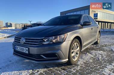 Седан Volkswagen Passat 2015 в Львові